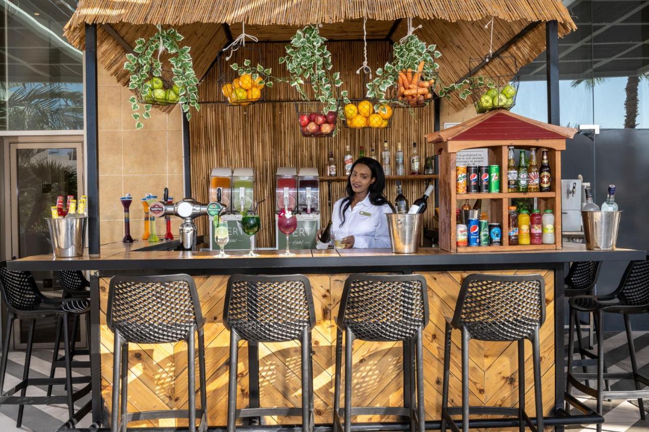 Vert Hotel Eilat By Afi Hotels Zewnętrze zdjęcie A bar in the airport